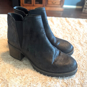 Carlos Santana Boots Womens 8M Black chunky lug sole ankle booties side zip